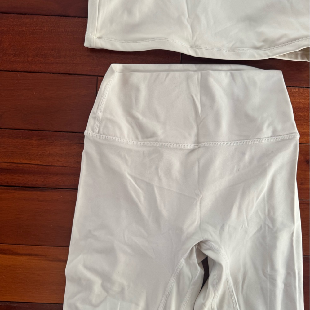 Amazon Athletic Set - Picture 3 of 5